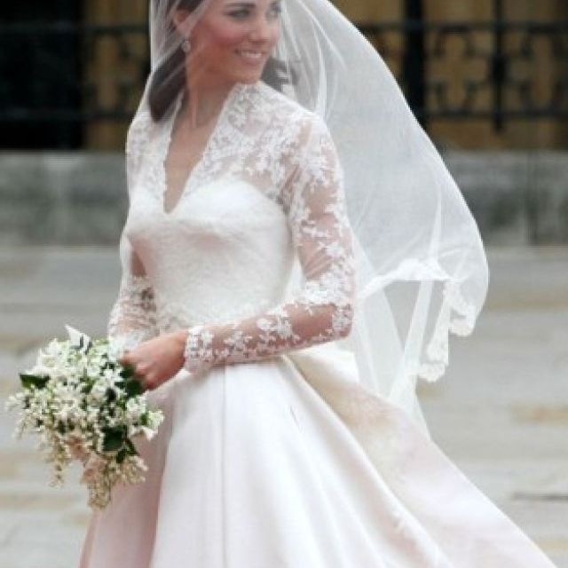 Nunta Regala: Povestea rochiei de mireasa si a accesoriilor miresei
