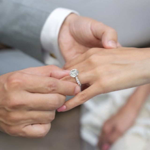 12 lucruri pe care sa le faci dupa ce te logodesti