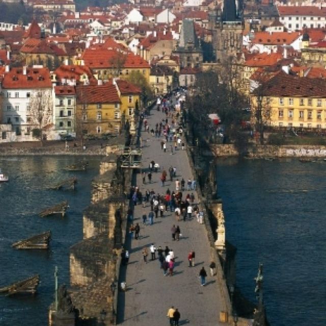 Luna de miere de toamna: Praga, orasul cu o suta de turnuri