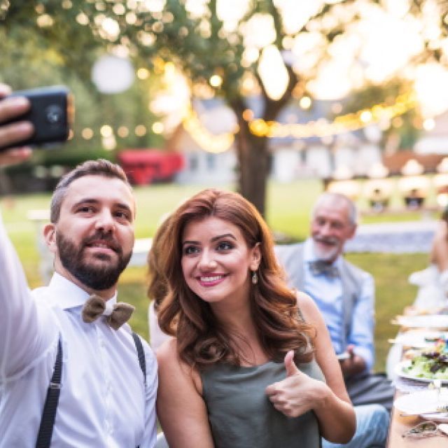 15 lucruri nepoliticoase pe care cei mai multi invitati le fac la nunta