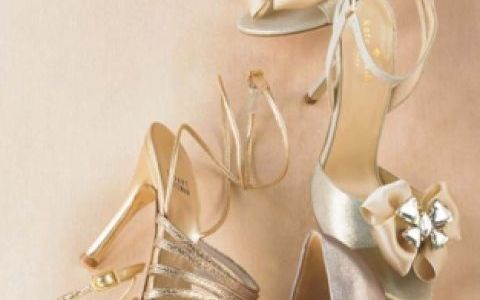 Mireasa chic: 12 idei de pantofi si sandale de vara