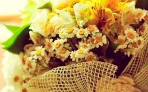 Buchete de mireasa cu flori de camp - cele mai frumoase exemple
