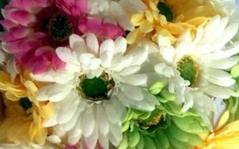 Cele 7 flori de toamna pentru buchetul de mireasa