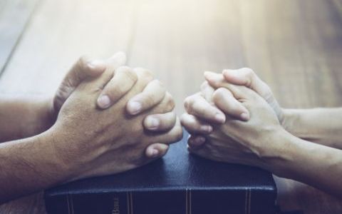 Diferente religioase in cuplu: cum le rezolvi
