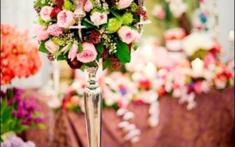 Aranjamente florale in functie de nunta - tendinte, trucuri, preturi