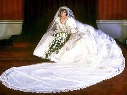 Cele mai scumpe rochii de mireasa din lume: rochia Printesei Diana