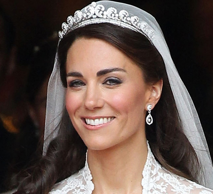 Sarah burton design middleton now prince william Kate middleton wedding day