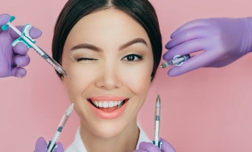 femeie la tratament injectabil