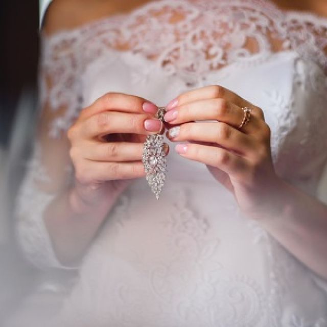 Cum iti pregatesti manichiura pentru nunta: sfaturi si recomandari