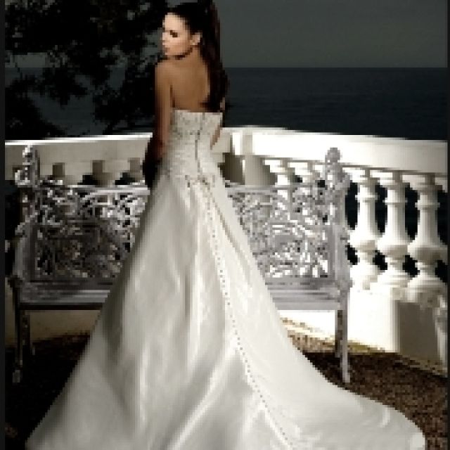 Rochia de mireasa cu trena mult visata de la Perfect Bride