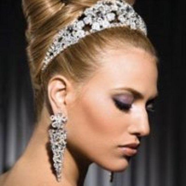 Tiare mireasa: modele elegante si delicate