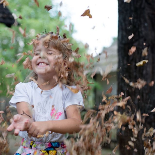 Vrei sa vezi emotia de la evenimentul tau? Alege un fotograf de familie