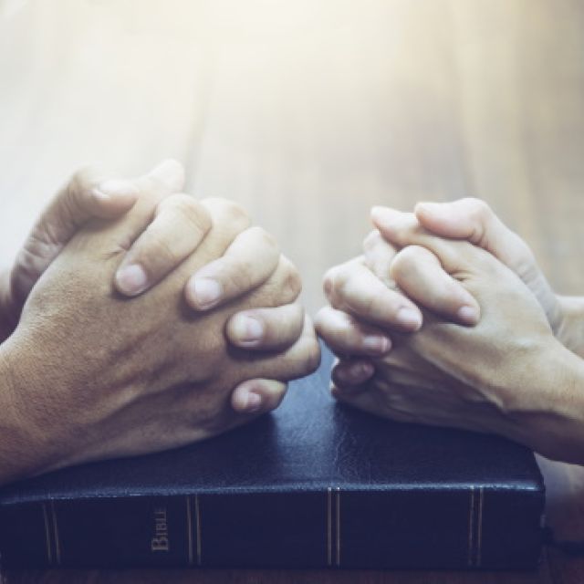 Diferente religioase in cuplu: cum le rezolvi