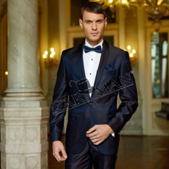 Eleganta costumului de ceremonie albastru ultramarin - colectia 2012