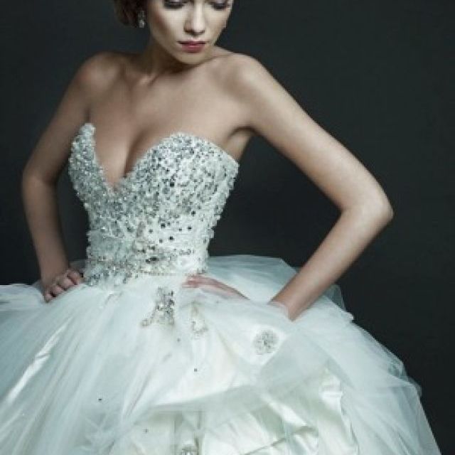 Corset la rochia de mireasa - istorie, modele si sfaturi de designer