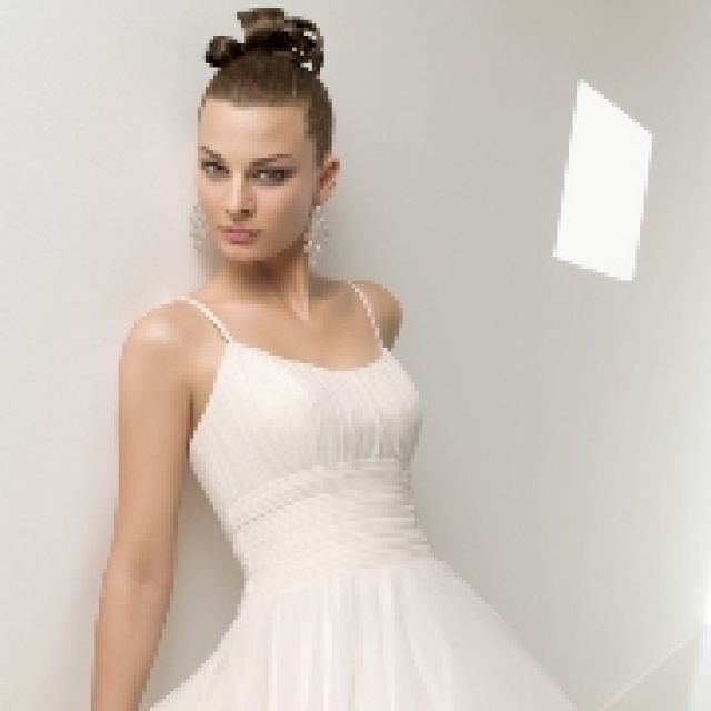 Tie ce rochie de mireasa ti se potriveste?