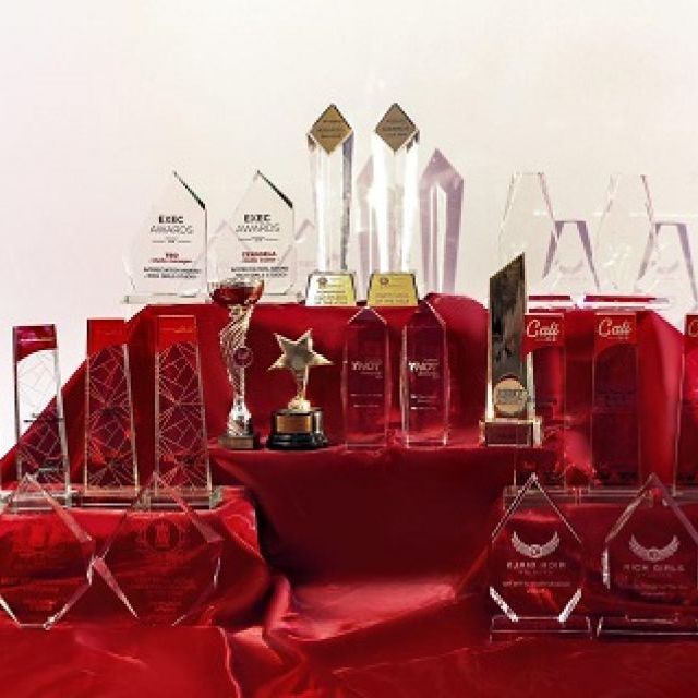 E cod rosu de premii! Rich Girls Studios detine peste 6 trofee  castigate vara aceasta