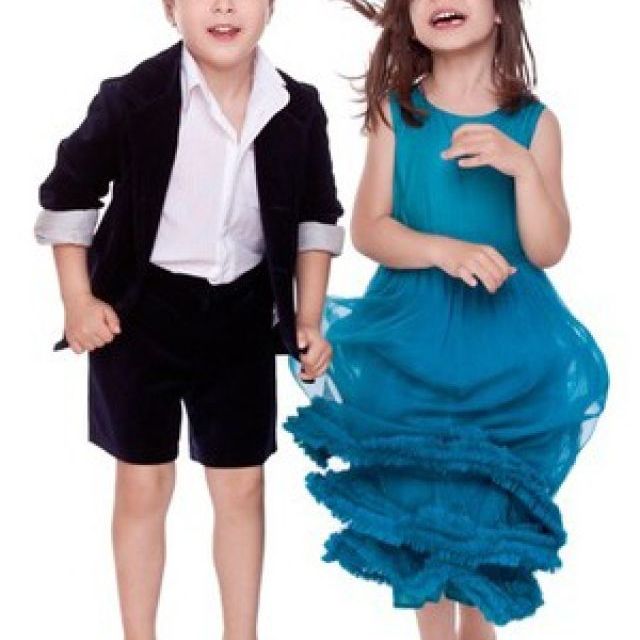 Modele deosebite de costume festive pentru copii la nunta 
