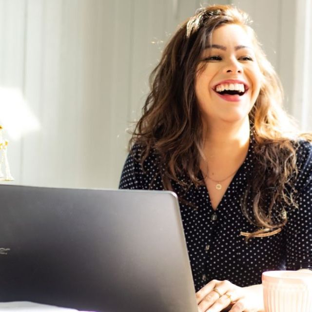 Heylux e studioul din videochat Iasi care te invata sa-ti intelegi membrii 