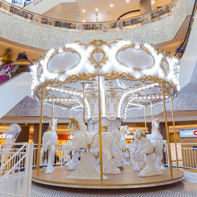 Vino in Bucuresti  Mall Vitan incepand cu 24 noiembrie si te poti bucura de o experienta inedita intr-un carusel de Craciun 