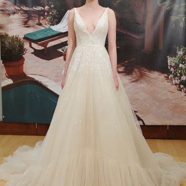 Modele de rochii de mireasa in 2015: tendinte de pe catwalk