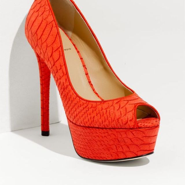 Pantofii colorati, perfecti pentru orice eveniment