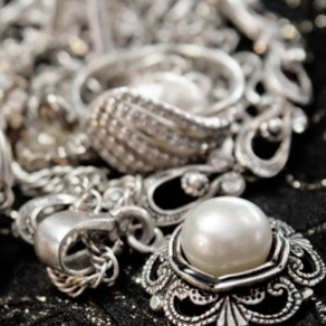 Accesorii de argint: modele pentru toate gusturile