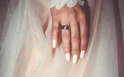 Unghii acrilice: tot ce trebuie sa stii pentru o nunta perfecta