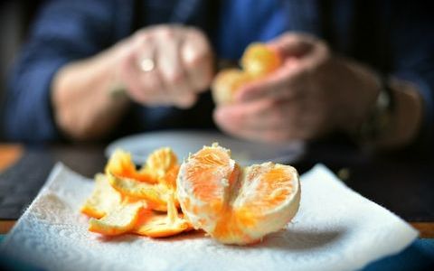 Testul portocalei: tendința virală care îți dezvăluie dacă partenerul te iubeste