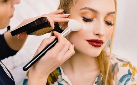 Programari cu Stailer la salonul de beauty pentru ziua nuntii