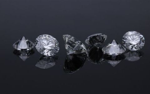 Diamante crescute in laborator vs. adevarate: ce sa alegi