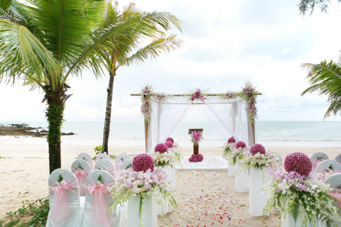 Ceremonia de nunta pe plaja