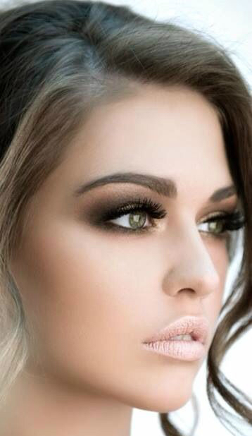 Machiaj smokey eyes pentru mireasa