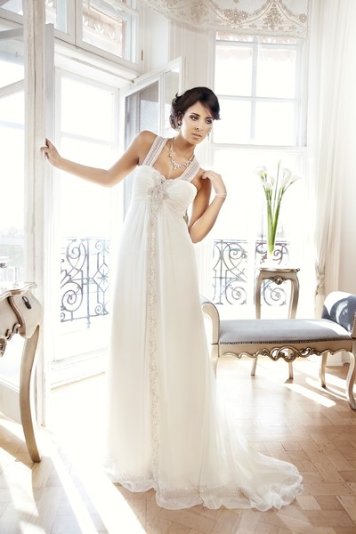 Rochie de mireasa in stil empire Rochie de mireasa in stil empire