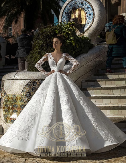 rochie cu maneci statement