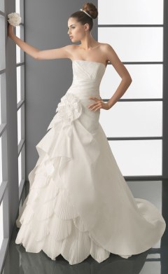 Rochie de mireasa 2012