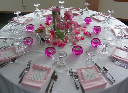 Masa nunta roz