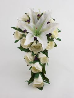 Buchet de mireasa din flori albe