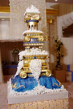 Tort de nunta extravagant