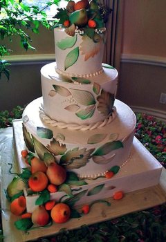Tort de nunta cu fructe de toamna