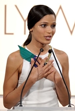 poza freida pinto